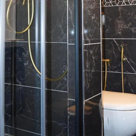 Your Hidden Charm Sleeps 2 With Wifi Le Kremlin-Bicêtre