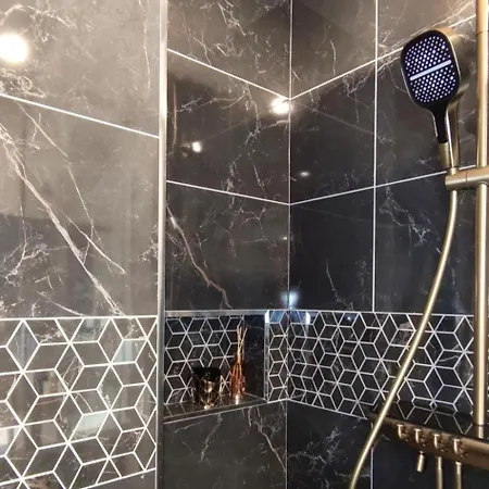 Apartment Your Hidden Charm Sleeps 2 With Wifi Le Kremlin-Bicêtre